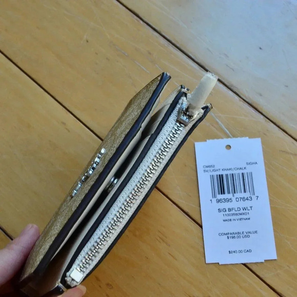 Coach CM852 Bifold Wallet In Signature Canvas - Picture 5 of 8